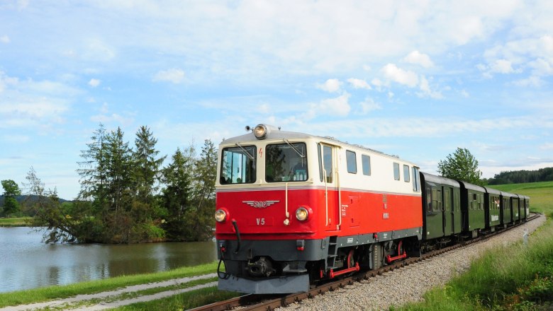 Unterwegs mit dem Dieselzug der Waldviertelbahn zwischen Gmünd und Groß Gerungs, © NÖVOG/knipserl.at