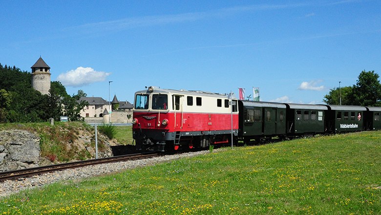 Die Waldviertelbahn und Schlos Litschau, © NB/knipserl.at