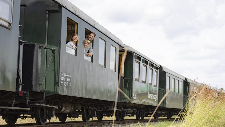 Gemütliche Zugfahrten mit der Waldviertelbahn, © NÖVOG/Schwarz-König